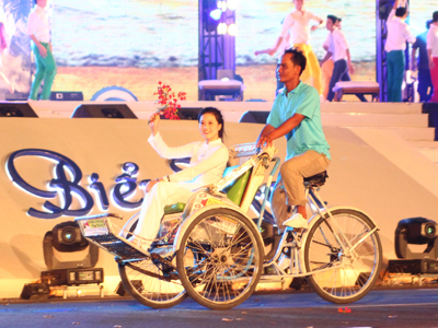 Festival Biển Nha Trang 2013 rộn r&agrave;ng ng&agrave;y khai mạc